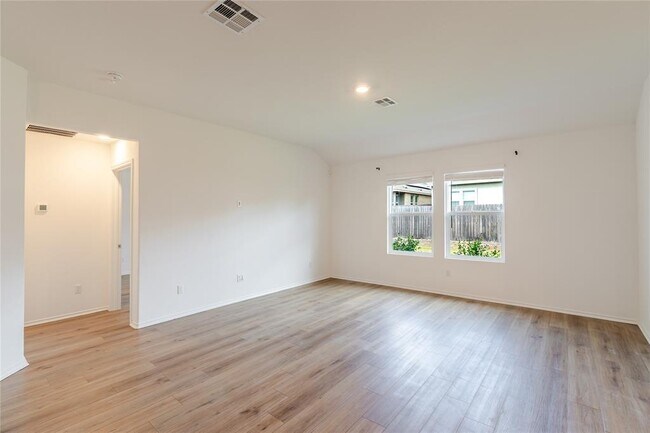 Building Photo - 1729 Catahoula Dr