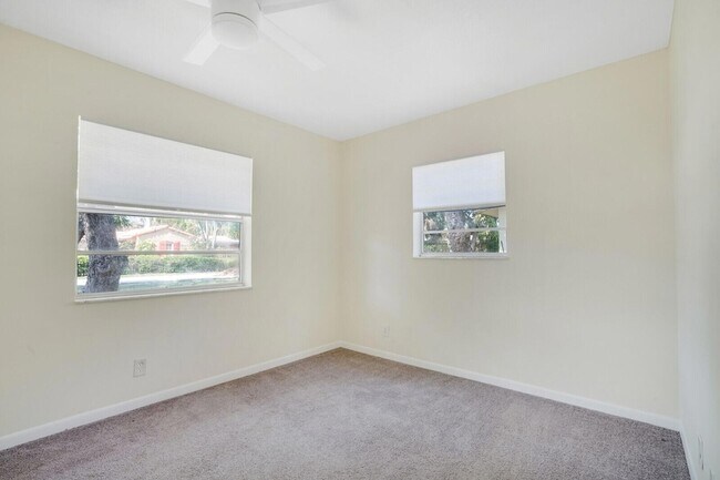 Building Photo - 3800 Calvin Ave