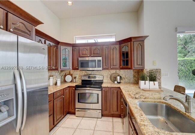 Building Photo - 8291 Hampton Wood Dr