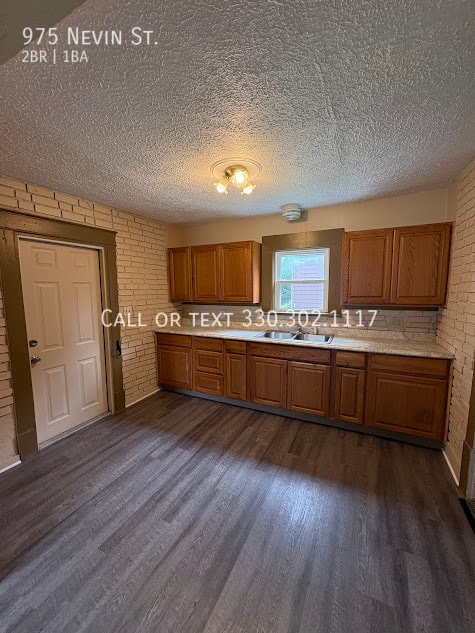 Building Photo - 975 Nevin St