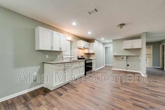 Building Photo - 3332 Mesquite Rd