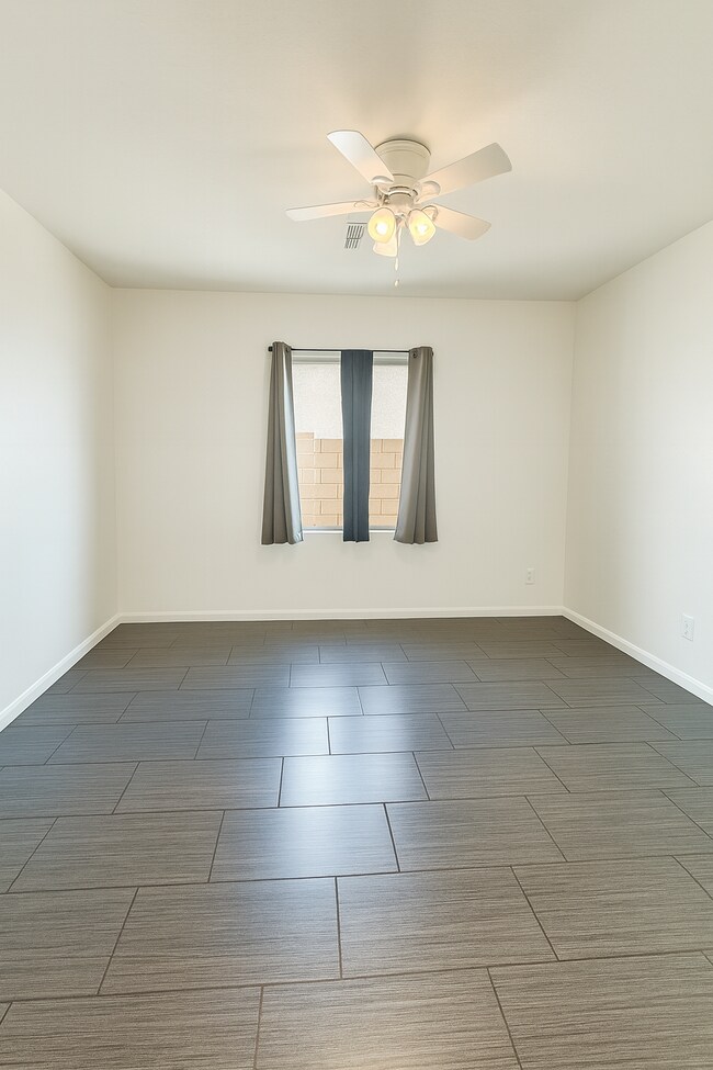 Building Photo - 910 S 199th Ln