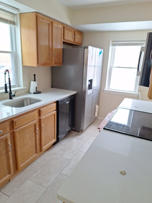 Building Photo - 719 W 38th St