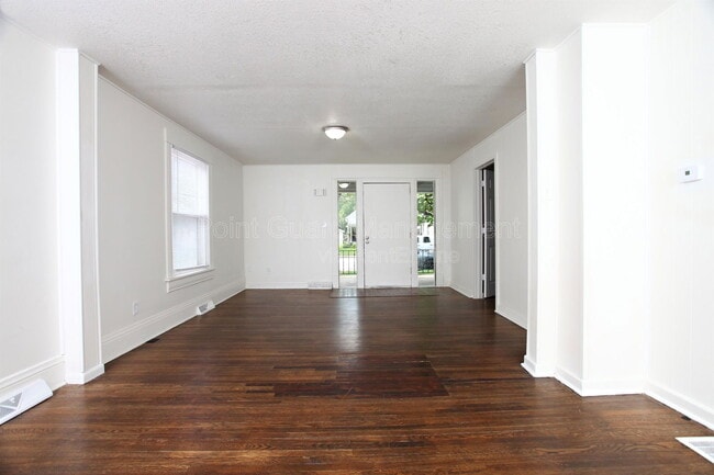 Building Photo - 706 S Pattie St