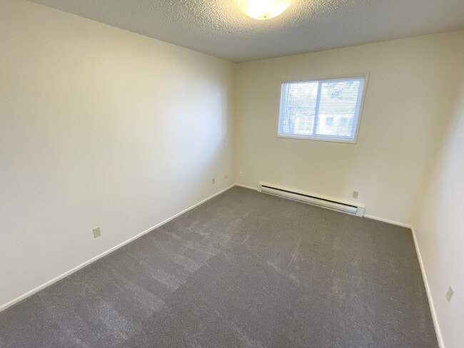 Building Photo - 3 Bedroom, 2 Bath - Home in Moyina Heights