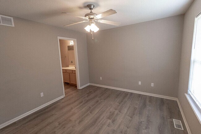 Building Photo - 4001 Snowy Owl Dr