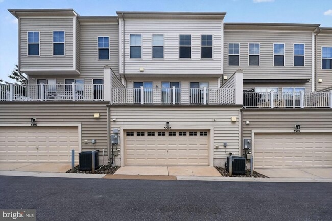 Building Photo - 5303 Greenwich Cir