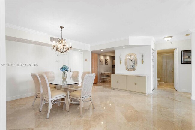 Building Photo - 3600 Mystic Pointe Dr