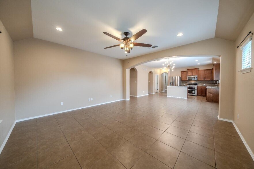 Building Photo - 304 Jack Ryan Ln