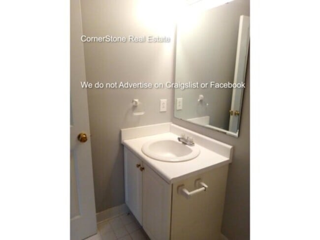 Building Photo - 405 Cityview Ln