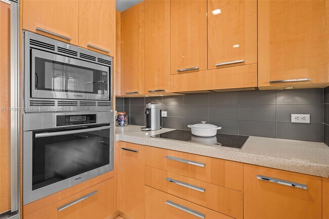 Building Photo - 6799 Collins Ave