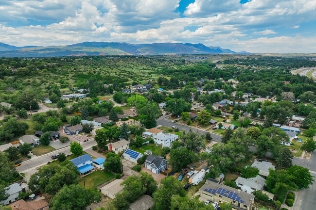 Building Photo - 515 W San Miguel St