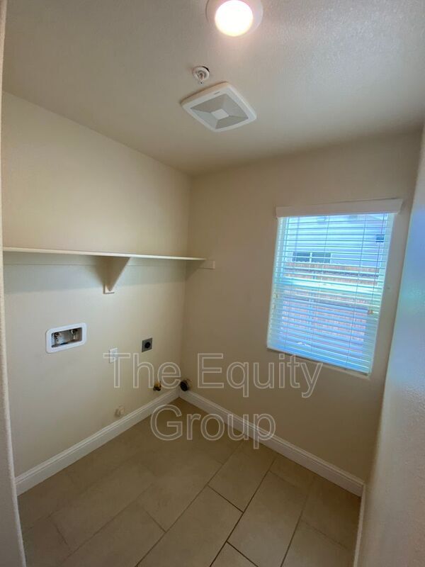 Building Photo - 3227 Ferro Ct