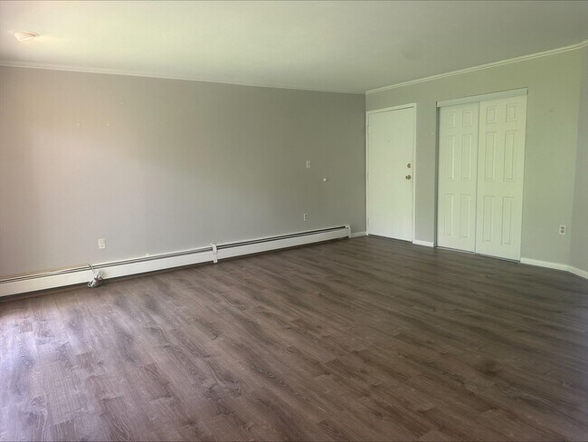 Building Photo - 21 Fernview Ave