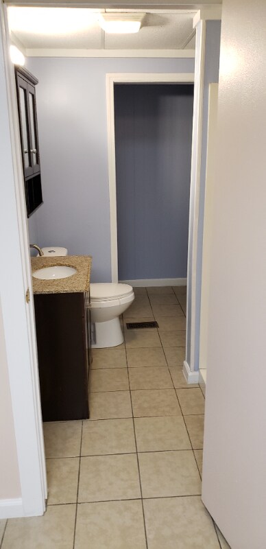 Building Photo - 172 E Flower Ave