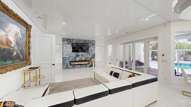 Building Photo - 377 Squire Dr