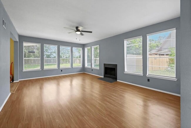 Building Photo - 8006 Summer Trail Dr