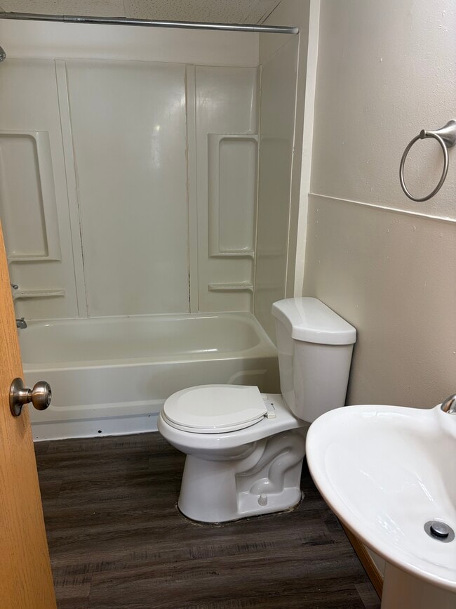 Building Photo - 450 29th Ave N