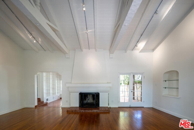 Building Photo - 329 N McCadden Pl