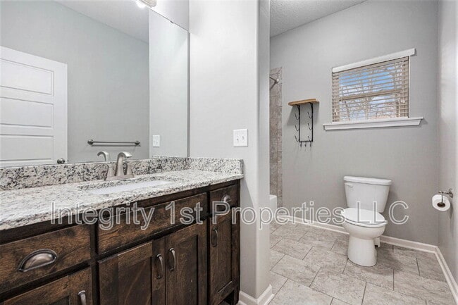 Building Photo - 6388 NW Sioux Dr