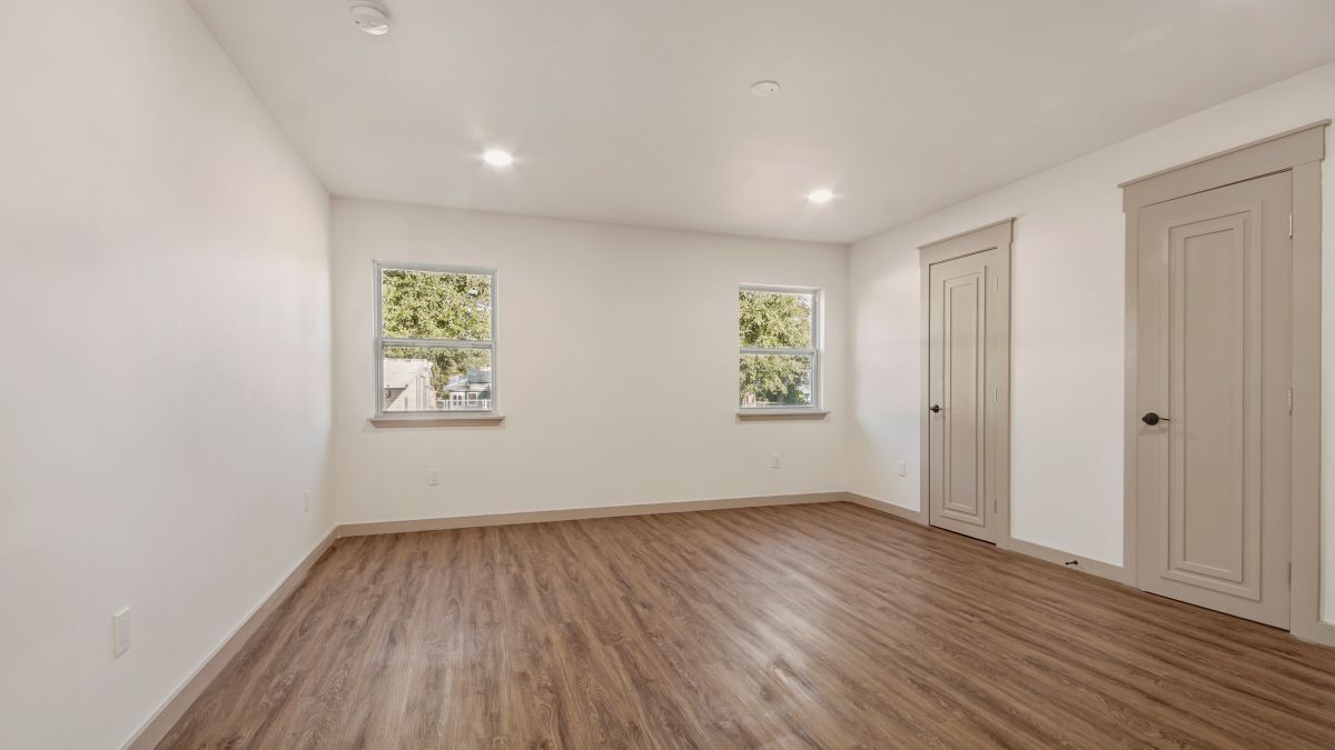 Building Photo - 112 N Gayle Ave