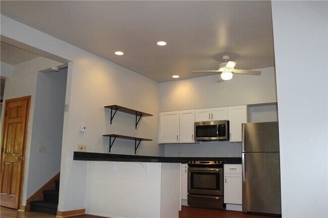 Building Photo - 480 Lansingville Rd