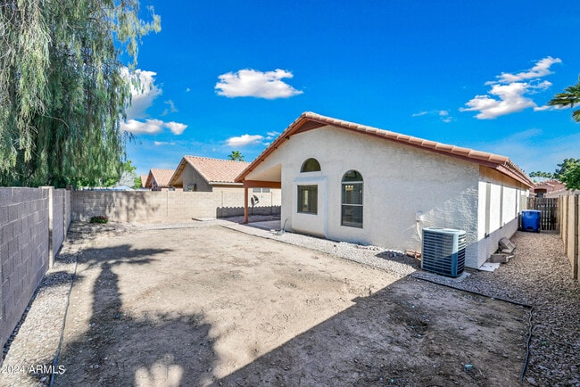 Building Photo - 7160 E Lindner Ave