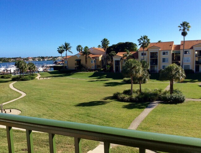 Building Photo - 145 Yacht Club Way