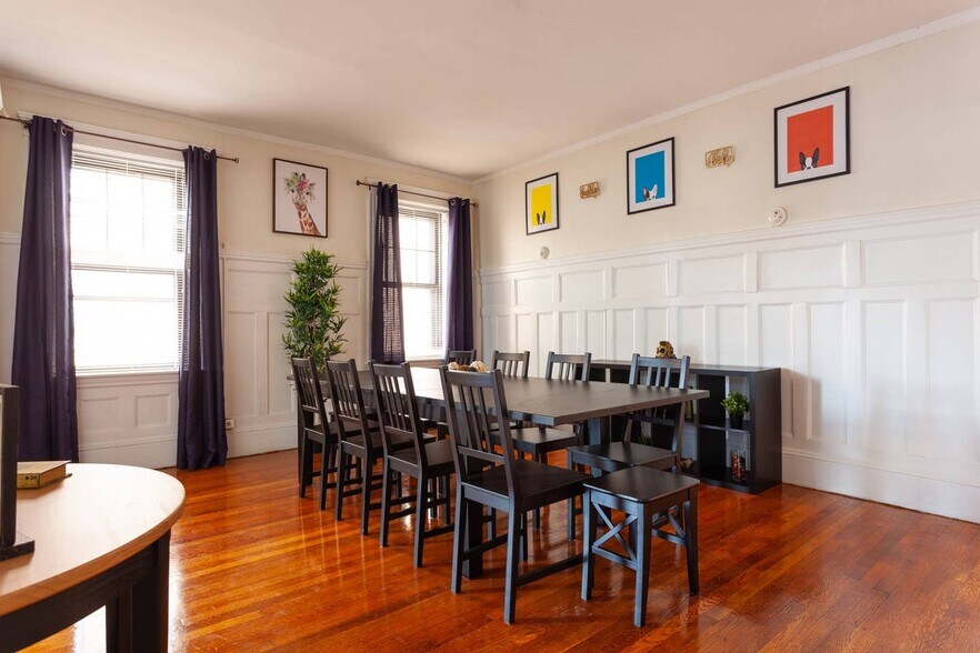 Building Photo - 1247 Beacon St