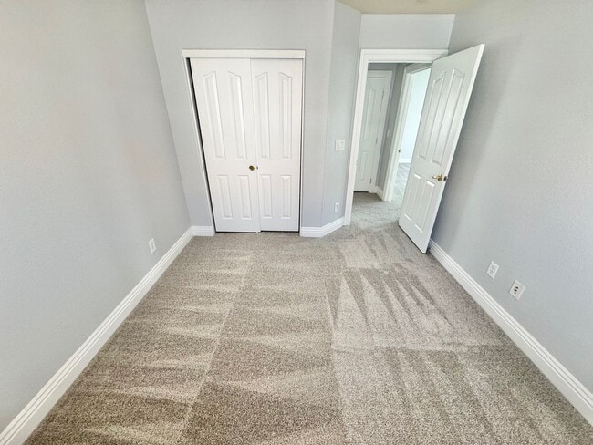 Building Photo - Stunning 4 bedroom home offering comfort and space in North Las Vegas