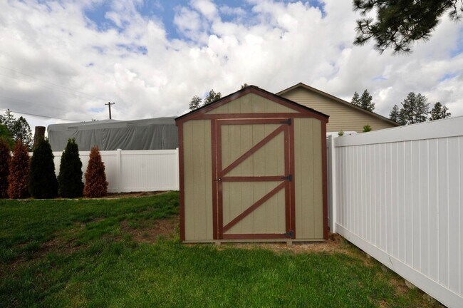 Building Photo - Luxury 3 bed 2 bath Rancher: Miller's Landing
