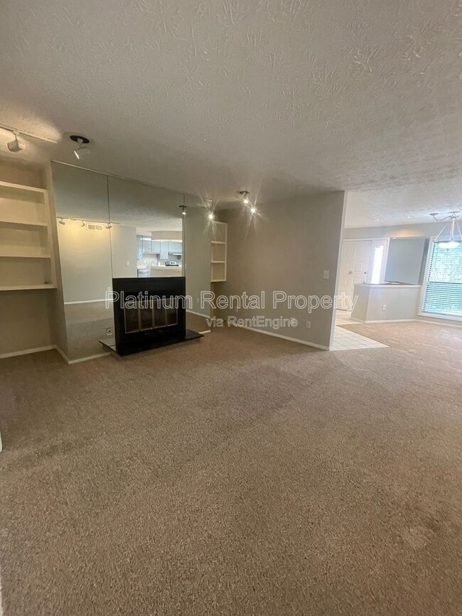 Building Photo - 402 Wynnes Ridge Cir SE