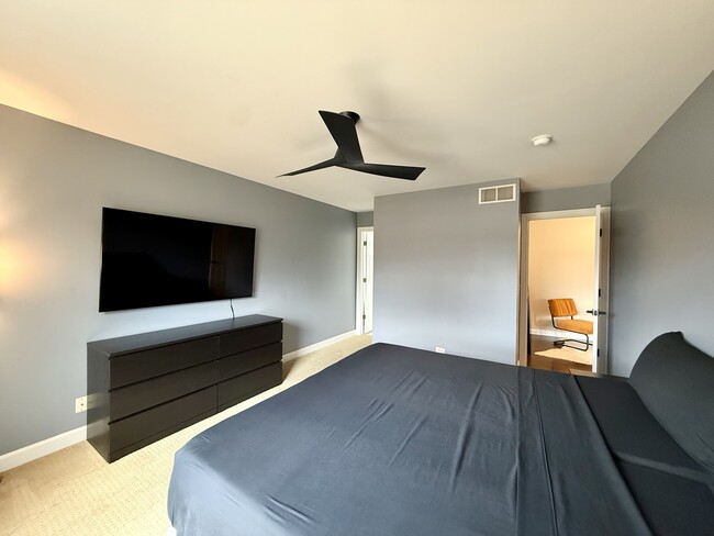 Building Photo - 354 Baltimore Dr