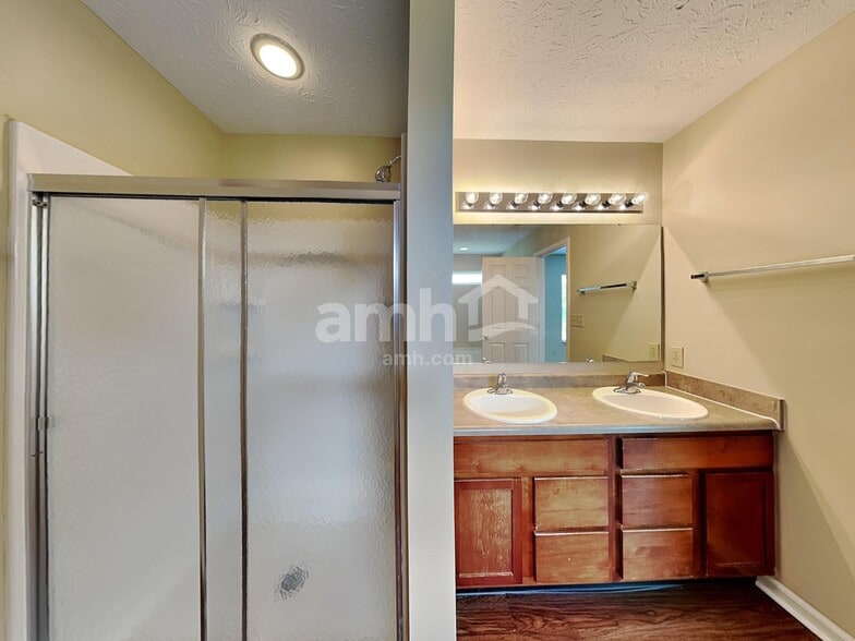 Building Photo - 12938 Dolphins Ln