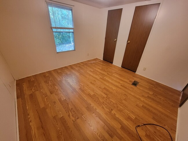 Building Photo - 160 Headman Ln