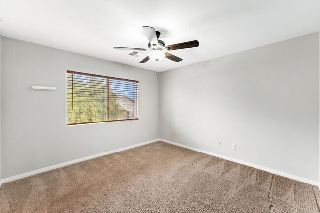 Building Photo - SUMMERLIN HOME, 3 BEDROOMS, LARGE BACKYARD, MINUTES FROM DOWNTOWN SUMMERLIN