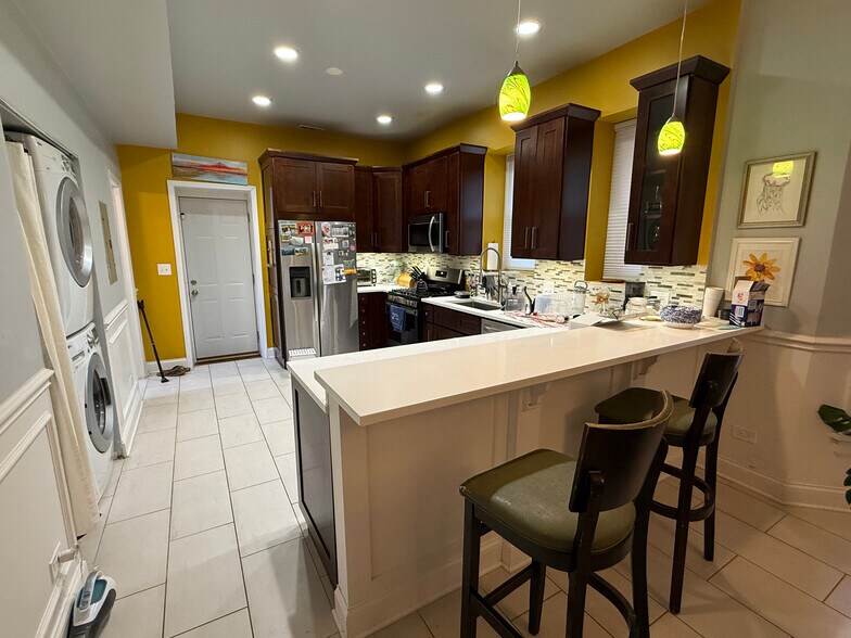 kitchen - 5313 South Maryland Avenue