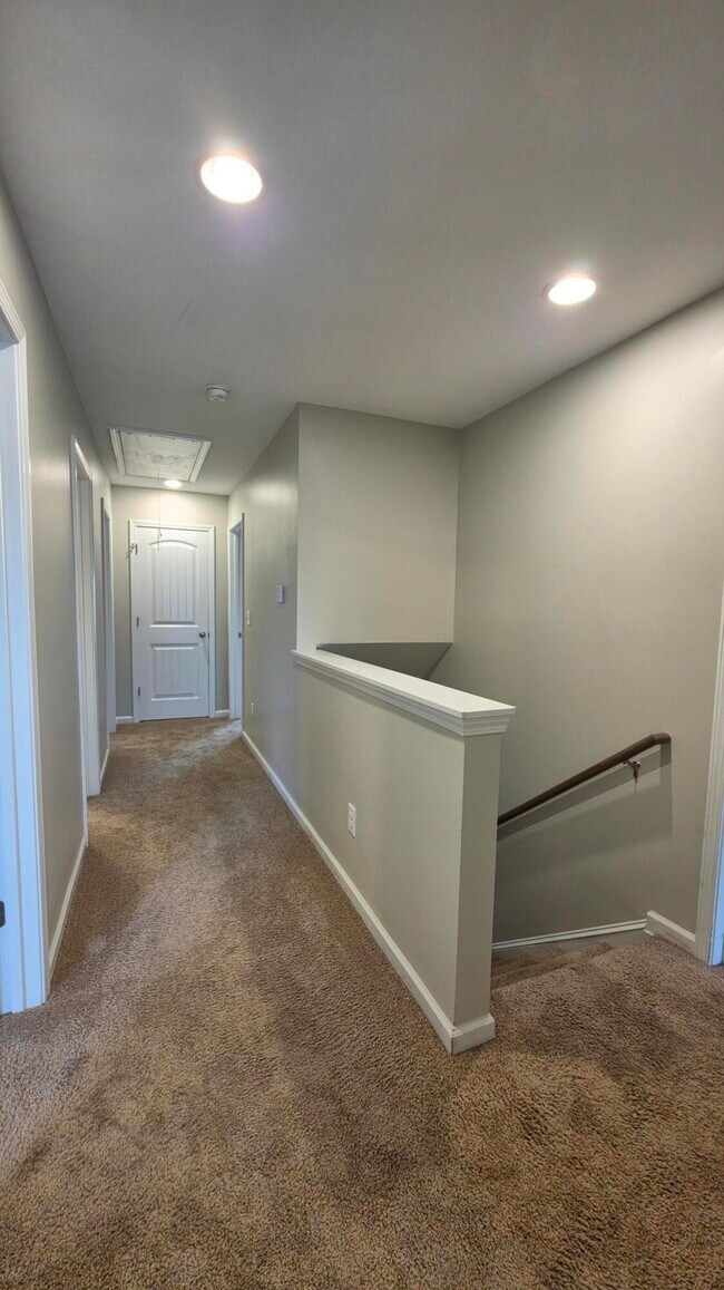 Building Photo - 147 Niblick Dr