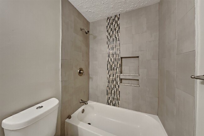 Building Photo - 15022 Ringfield Dr