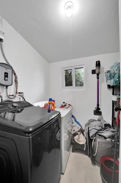 Building Photo - 3322 McKinley St