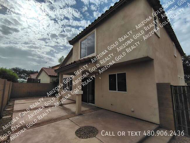 Building Photo - 604 E Los Arboles Pl