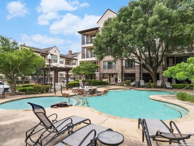 Building Photo - 7342 Oak Manor Dr