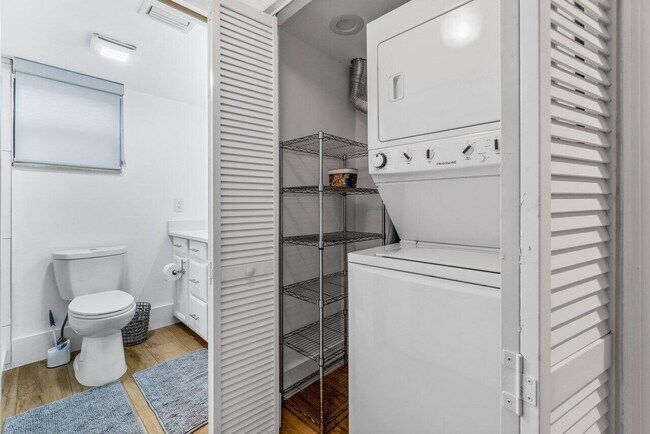 Building Photo - 11863 Wimbledon Cir