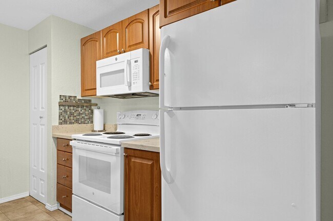 Building Photo - 19230 Forest Park Dr NE