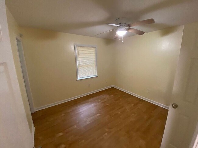 Building Photo - Charming 3BR Brick Home near Sandfly with Fully Fenced Backyard