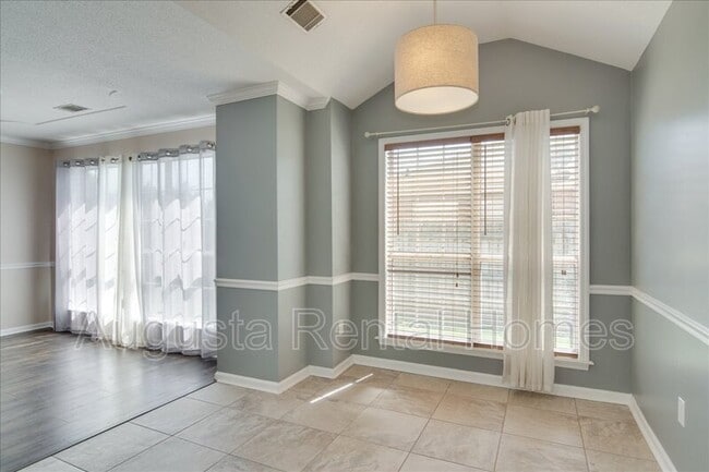 Building Photo - 141 Summerfield Cir