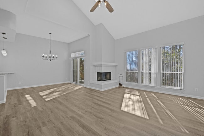 Building Photo - 405 Hidden Shrs Ct