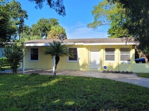 Building Photo - Live Close to It All in This Updated 3-Bed...
