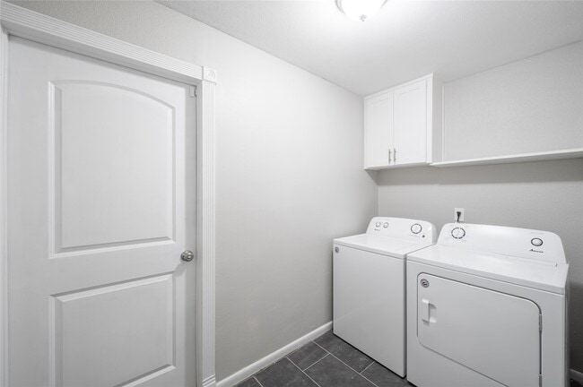 Building Photo - 809 Newport Blvd