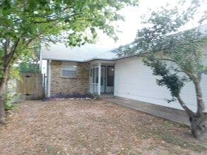 Building Photo - K Askari Properties  ( 501/503 Willow Bend Cv )